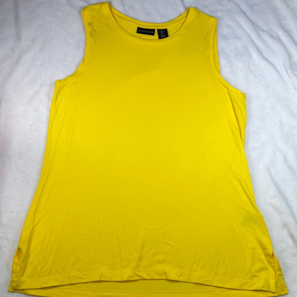 Sunny yellow tank
